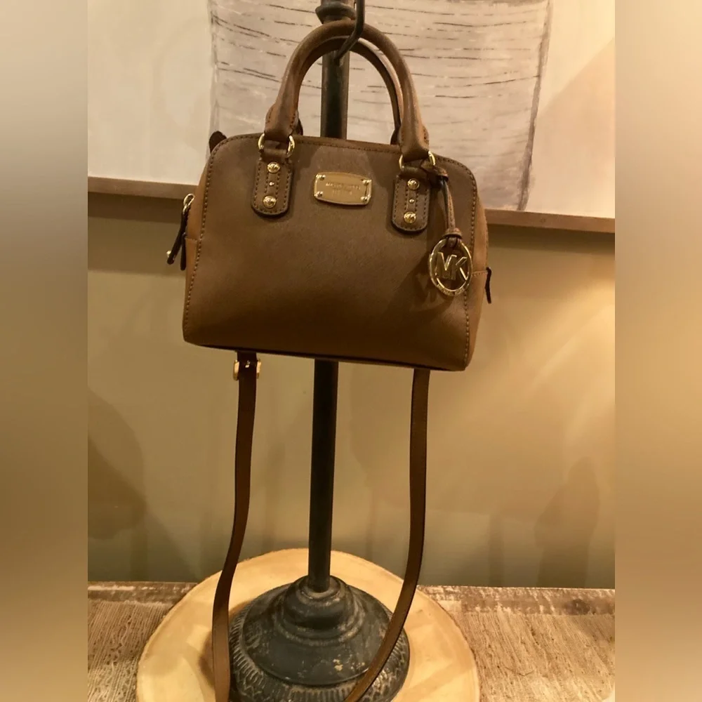 Michael Kors Saffiano Leather Large Satchel Crossbody Bag Logo Charm Caramel 398